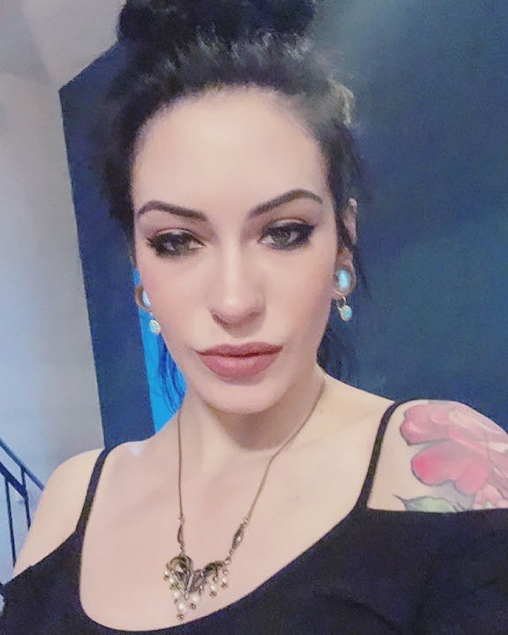 Anna De Villen Age, Career, Boyfriend & Net Worth 2026