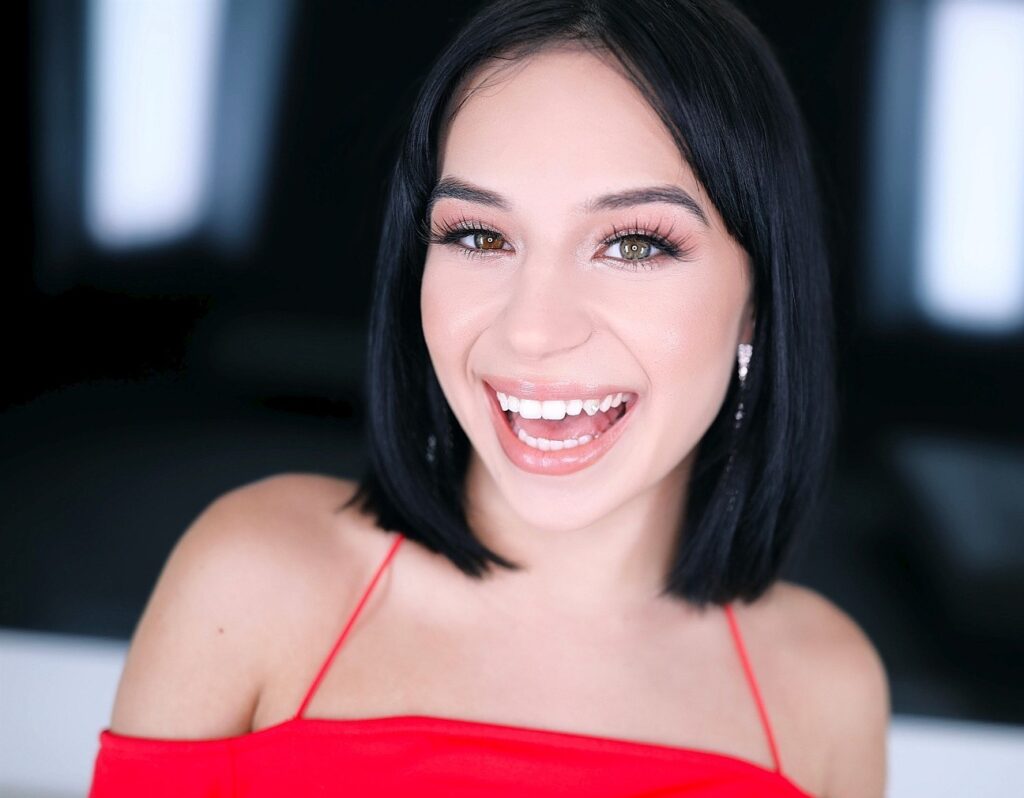 Aria Valencia Biography: Age, Career, Net Worth & More (2026)