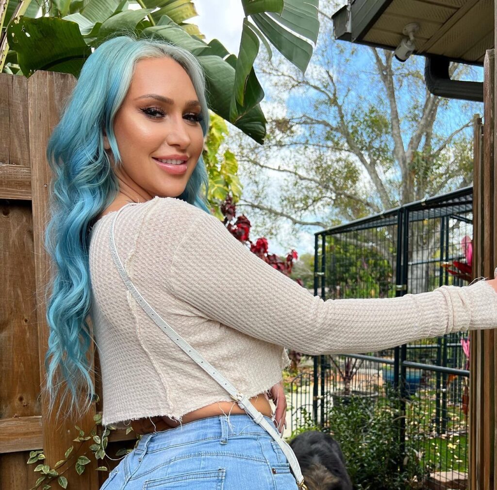 Who Is Nina Kayy? Age, Career, Net Worth & More 2026